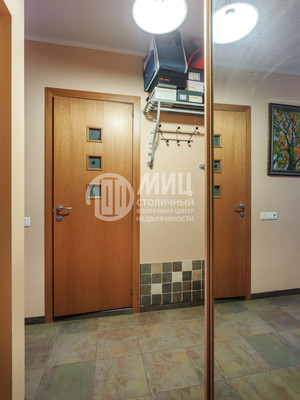 Продам однокомнатную (1-комн.) квартиру, Старобитцевская ул, 11, Москва г