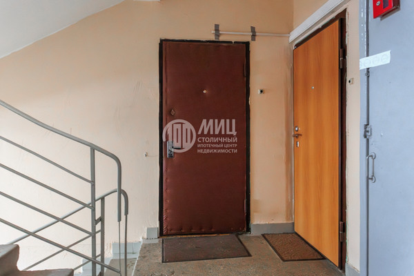 Продам однокомнатную (1-комн.) квартиру, Старобитцевская ул, 11, Москва г