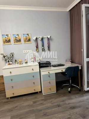 Продам трехкомнатную (3-комн.) квартиру, Заводская ул, 18к3, Нахабино рп