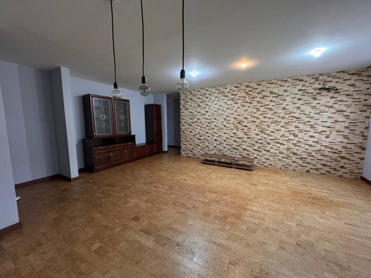 Продам трехкомнатную (3-комн.) квартиру, 8-я Щель ул, 30, Цемдолина с