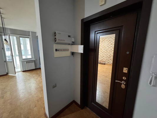 Продам трехкомнатную (3-комн.) квартиру, 8-я Щель ул, 30, Цемдолина с