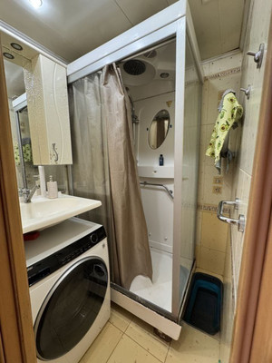 Продам трехкомнатную (3-комн.) квартиру, Шипиловская ул, 10, Москва г