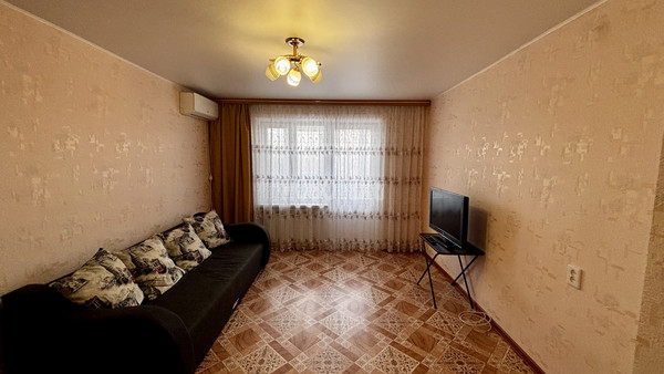 Продам двухкомнатную (2-комн.) квартиру, Маршала Жукова ул, 4, Крымск г