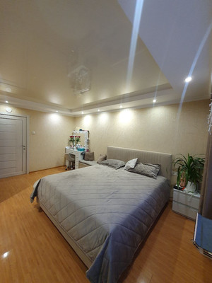 Продам трехкомнатную (3-комн.) квартиру, Чекистов пр-кт, 8, Краснодар г