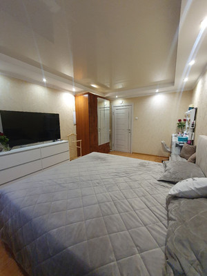 Продам трехкомнатную (3-комн.) квартиру, Чекистов пр-кт, 8, Краснодар г