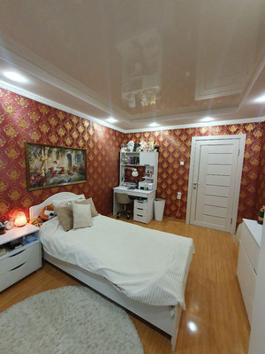 Продам трехкомнатную (3-комн.) квартиру, Чекистов пр-кт, 8, Краснодар г