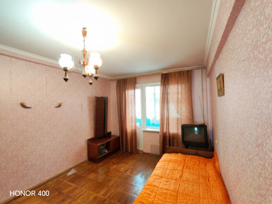 Продам трехкомнатную (3-комн.) квартиру, 9 Января ул, 179ка, Майкоп г