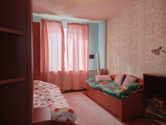 Продам трехкомнатную (3-комн.) квартиру, Студенческая ул, 28к2, Москва г