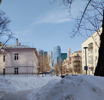 Продам трехкомнатную (3-комн.) квартиру, Студенческая ул, 28к2, Москва г