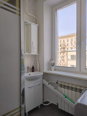 Продам трехкомнатную (3-комн.) квартиру, Студенческая ул, 28к2, Москва г