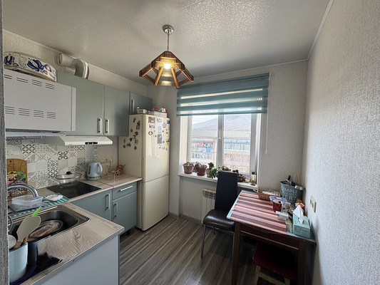 Продам трехкомнатную (3-комн.) квартиру, Постникова ул, 8, Фокино г