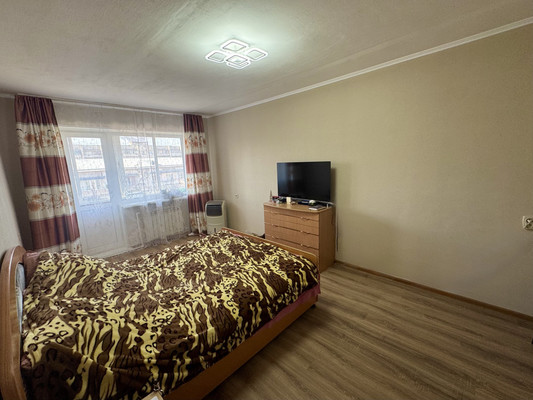 Продам трехкомнатную (3-комн.) квартиру, Постникова ул, 8, Фокино г