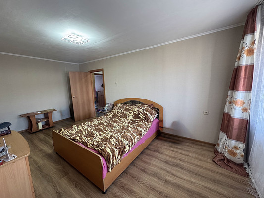 Продам трехкомнатную (3-комн.) квартиру, Постникова ул, 8, Фокино г