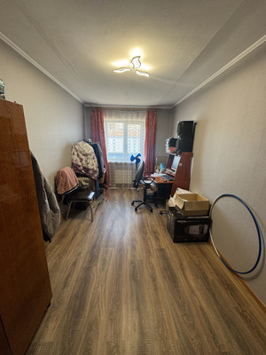 Продам трехкомнатную (3-комн.) квартиру, Постникова ул, 8, Фокино г