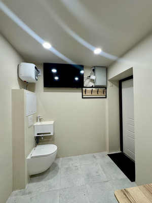 Продам коммерческое помещение 6 м2, Итальянская ул, 12Е, Санкт-Петербург г