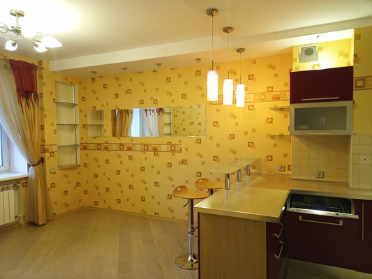 Продам трехкомнатную (3-комн.) квартиру, Ленина пр-кт, 47, Кириши г