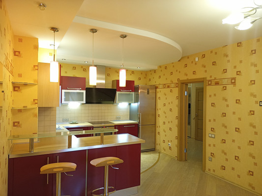 Продам трехкомнатную (3-комн.) квартиру, Ленина пр-кт, 47, Кириши г