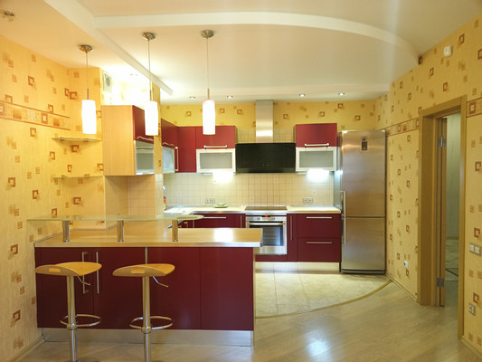 Продам трехкомнатную (3-комн.) квартиру, Ленина пр-кт, 47, Кириши г