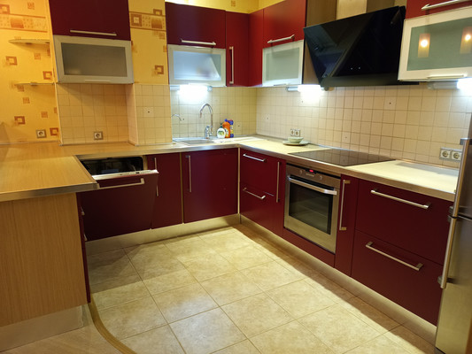 Продам трехкомнатную (3-комн.) квартиру, Ленина пр-кт, 47, Кириши г