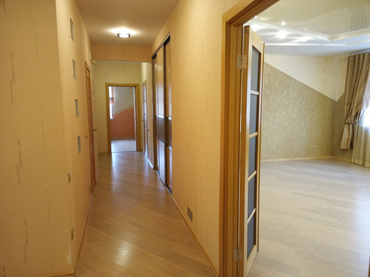 Продам трехкомнатную (3-комн.) квартиру, Ленина пр-кт, 47, Кириши г