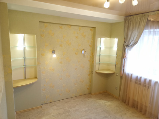 Продам трехкомнатную (3-комн.) квартиру, Ленина пр-кт, 47, Кириши г