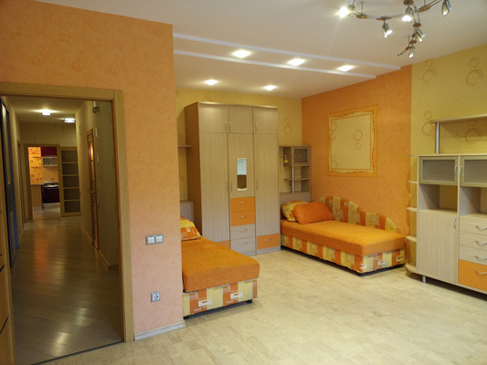 Продам трехкомнатную (3-комн.) квартиру, Ленина пр-кт, 47, Кириши г