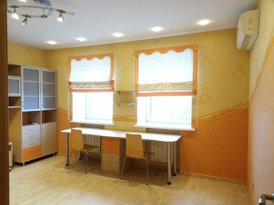 Продам трехкомнатную (3-комн.) квартиру, Ленина пр-кт, 47, Кириши г