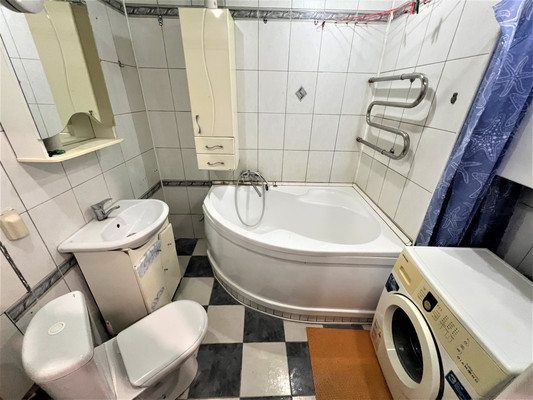 Продам двухкомнатную (2-комн.) квартиру, Димитрова ул, 148, Брянск г