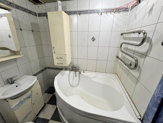 Продам двухкомнатную (2-комн.) квартиру, Димитрова ул, 148, Брянск г