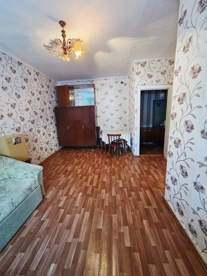 Продам однокомнатную (1-комн.) квартиру, Октябрьская ул, 32, Казань г