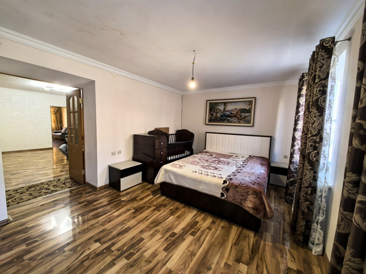 Продам трехкомнатную (3-комн.) квартиру, Бозиева ул, 6, Нарткала г