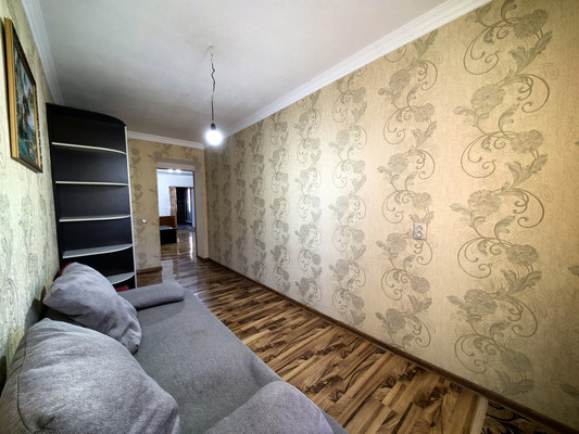 Продам трехкомнатную (3-комн.) квартиру, Бозиева ул, 6, Нарткала г