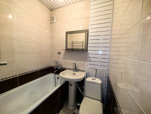 Продам трехкомнатную (3-комн.) квартиру, Бозиева ул, 6, Нарткала г