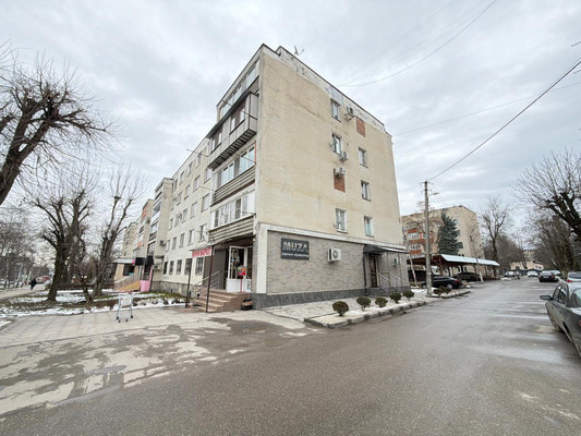 Продам трехкомнатную (3-комн.) квартиру, Кирова ул, 2ка, Нальчик г