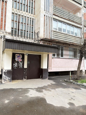 Продам трехкомнатную (3-комн.) квартиру, Кирова ул, 2ка, Нальчик г