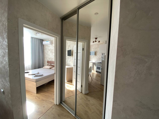 Продам двухкомнатную (2-комн.) квартиру, Хворостянского ул, 21, Новороссийск г