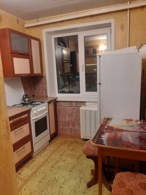 Продам двухкомнатную (2-комн.) квартиру, Коммунистическая ул, 64, Сыктывкар г