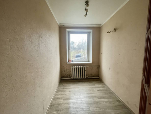 Продам двухкомнатную (2-комн.) квартиру, Ялтинская ул, 75, Калининград г