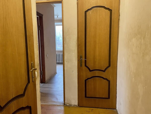 Продам двухкомнатную (2-комн.) квартиру, Ялтинская ул, 75, Калининград г