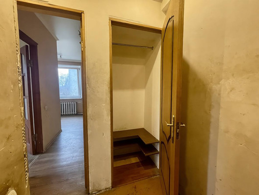 Продам двухкомнатную (2-комн.) квартиру, Ялтинская ул, 75, Калининград г