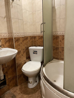 Продам двухкомнатную (2-комн.) квартиру, Ялтинская ул, 75, Калининград г