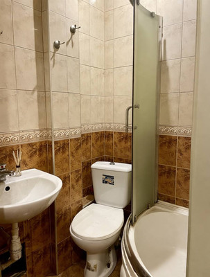 Продам двухкомнатную (2-комн.) квартиру, Ялтинская ул, 75, Калининград г