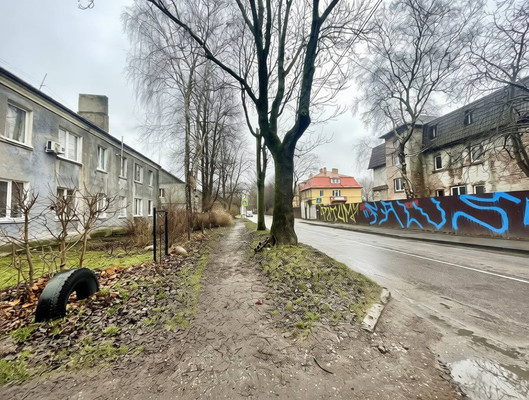 Продам двухкомнатную (2-комн.) квартиру, Ялтинская ул, 75, Калининград г