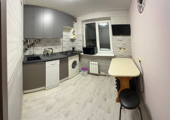 Продам двухкомнатную (2-комн.) квартиру, Новая ул, 7, Октябрьский рп