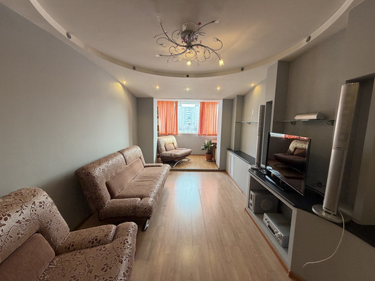 Продам трехкомнатную (3-комн.) квартиру, Победы пр-кт, 45к3, Комсомольск-на-Амуре г