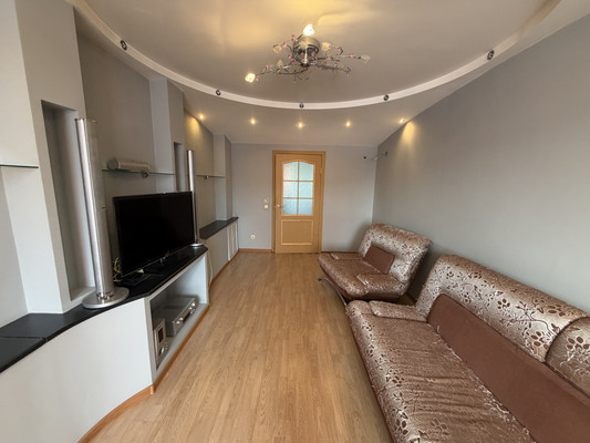 Продам трехкомнатную (3-комн.) квартиру, Победы пр-кт, 45к3, Комсомольск-на-Амуре г