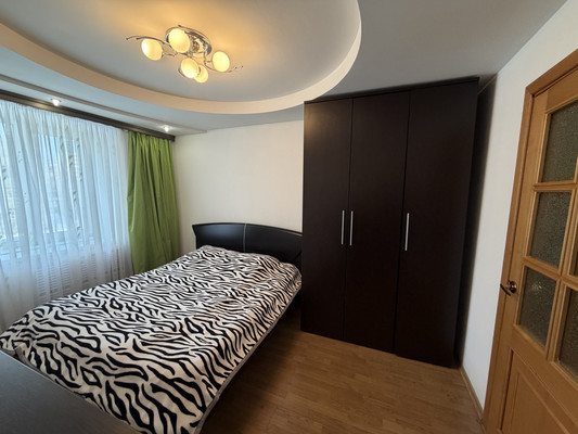 Продам трехкомнатную (3-комн.) квартиру, Победы пр-кт, 45к3, Комсомольск-на-Амуре г