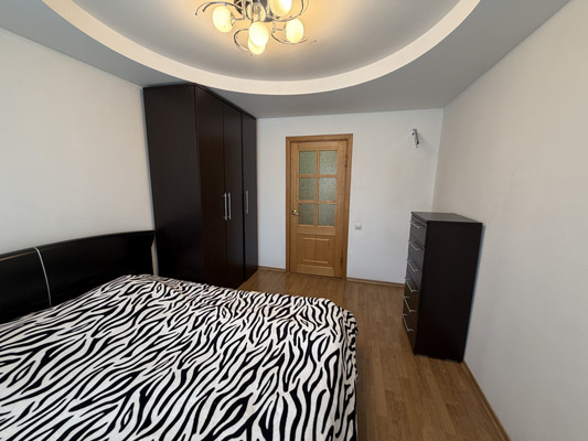 Продам трехкомнатную (3-комн.) квартиру, Победы пр-кт, 45к3, Комсомольск-на-Амуре г