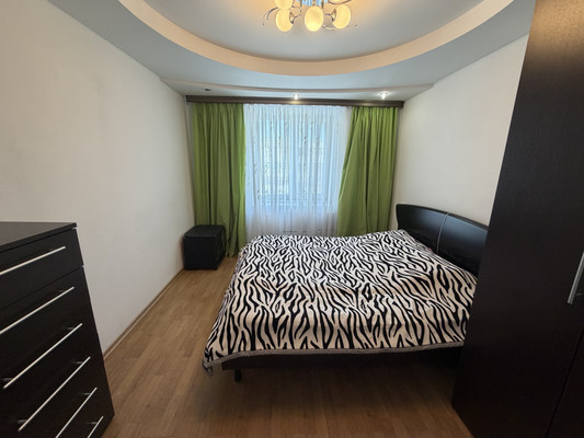 Продам трехкомнатную (3-комн.) квартиру, Победы пр-кт, 45к3, Комсомольск-на-Амуре г