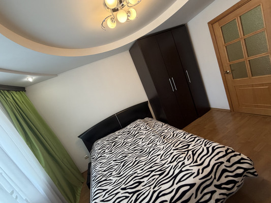 Продам трехкомнатную (3-комн.) квартиру, Победы пр-кт, 45к3, Комсомольск-на-Амуре г